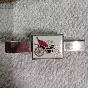 Enamel wagon western tie clip mens